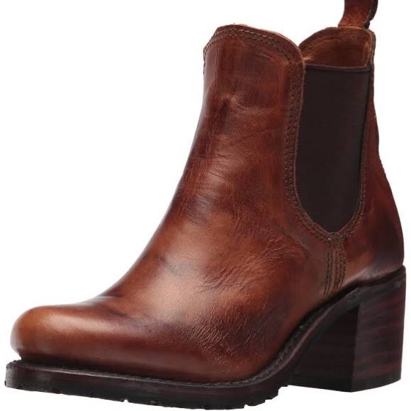 Frye Shoes - Never Worn. Frye Sabrina Chelsea. Chestnut Size 8.